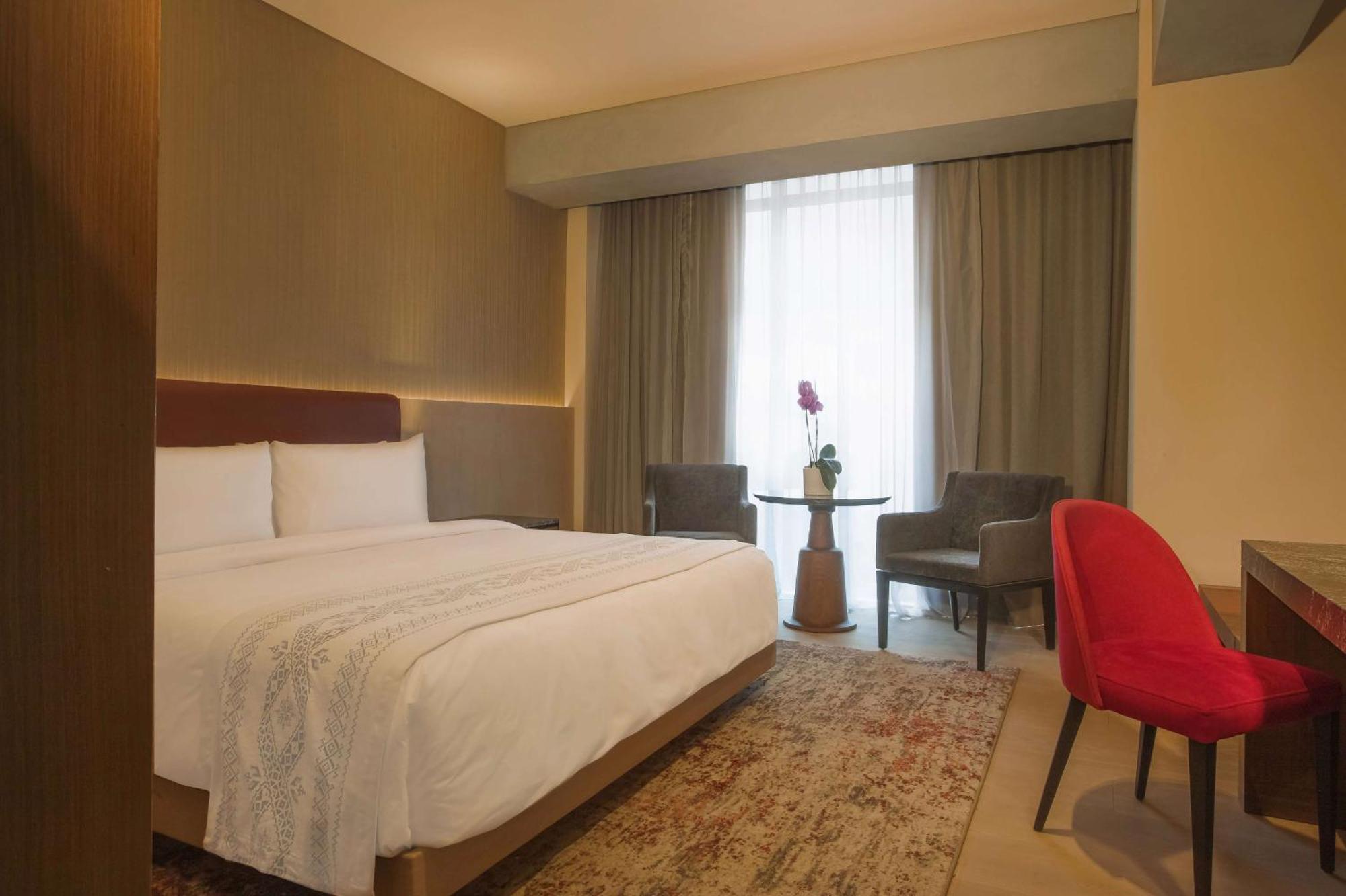 King Room with City View and Terrace